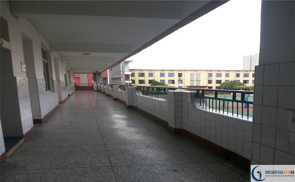 成都市通錦中學(xué)校地址在什么地方？