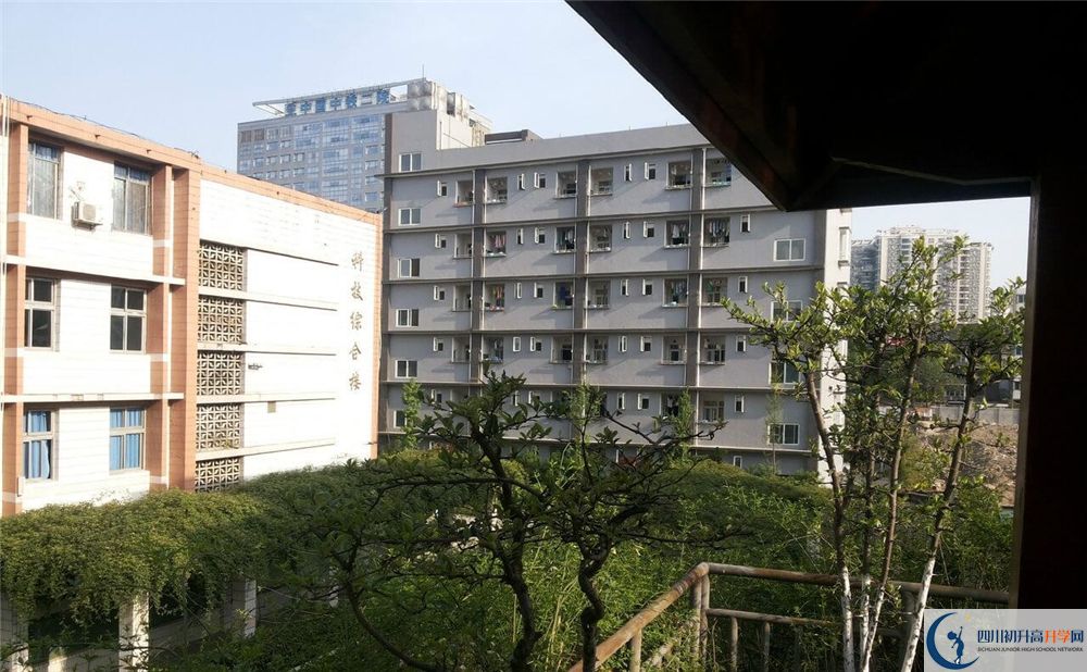 通錦中學(xué)成都排第幾？