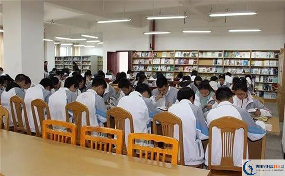 2020年南江中學初升高考試時間是否有調整？