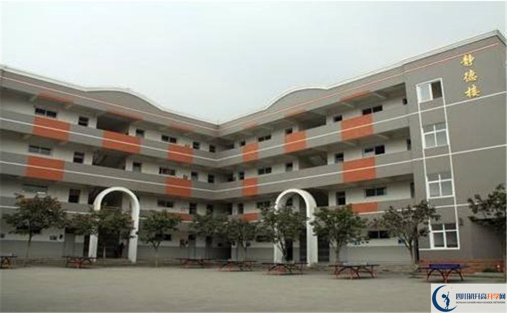 成都龍泉師大一中2020年住宿條件怎么樣？