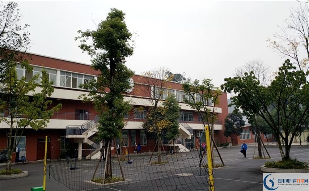 成都七中八一學(xué)校2020年成都市排名高不高？