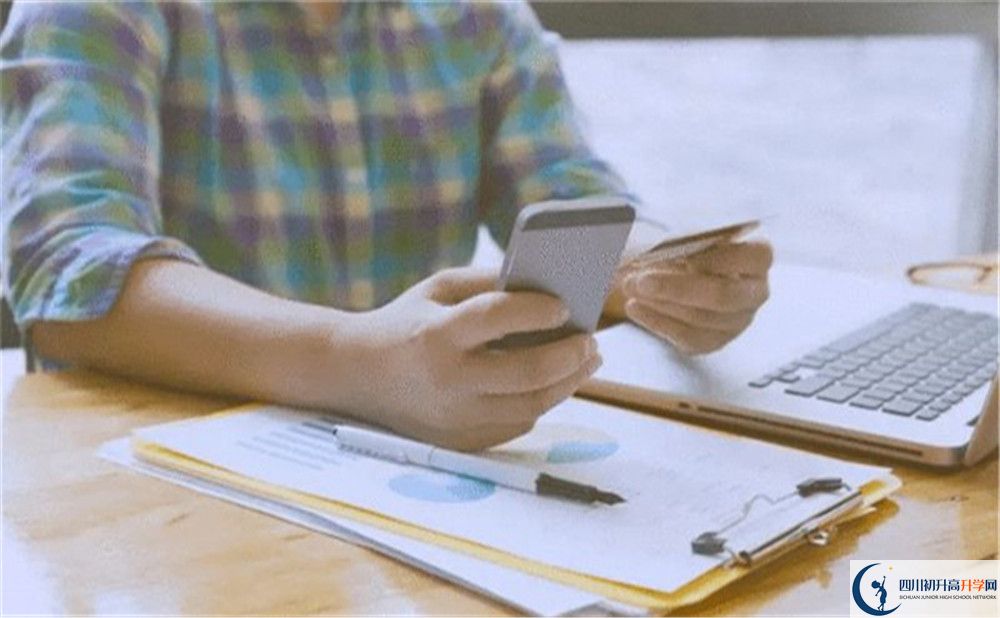 成都市西北中學(xué)初升高招生電話是多少？